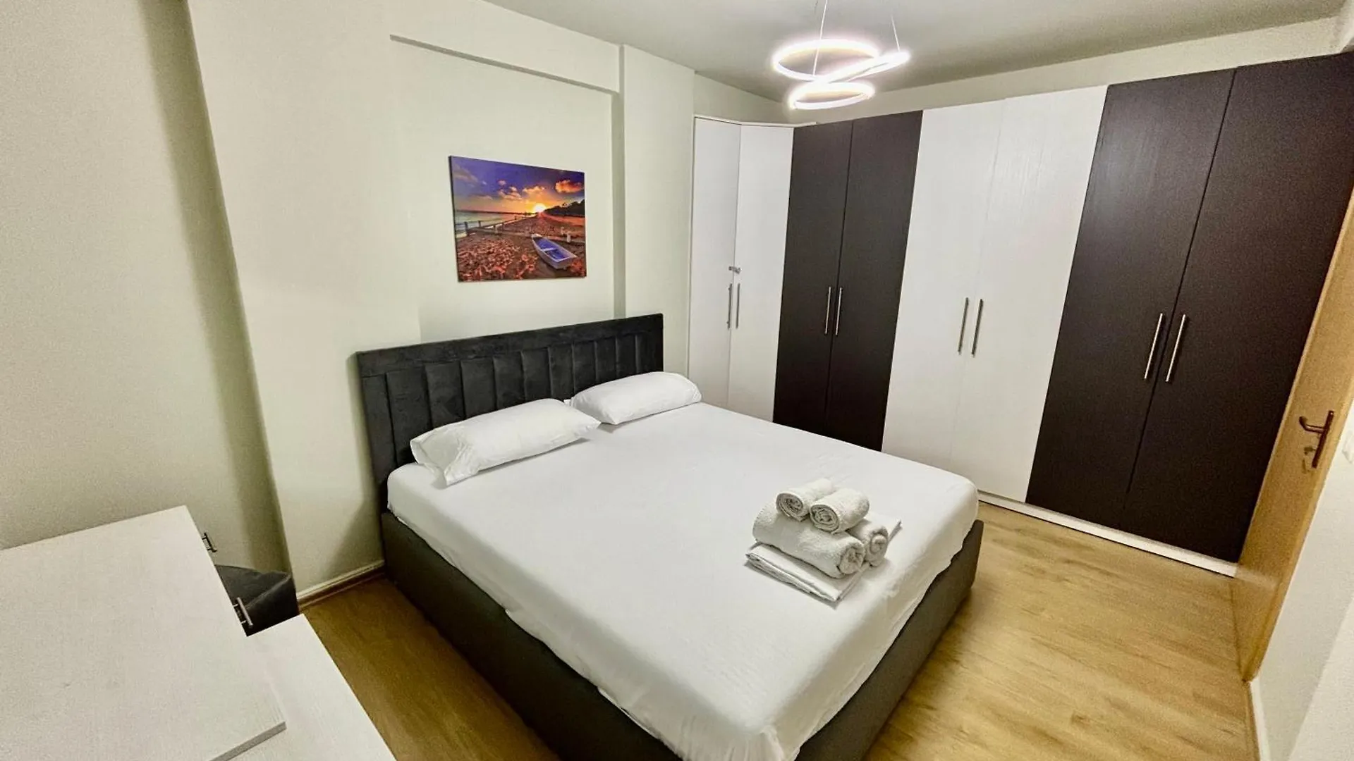 Edi'S Apartament Tirana 0*,