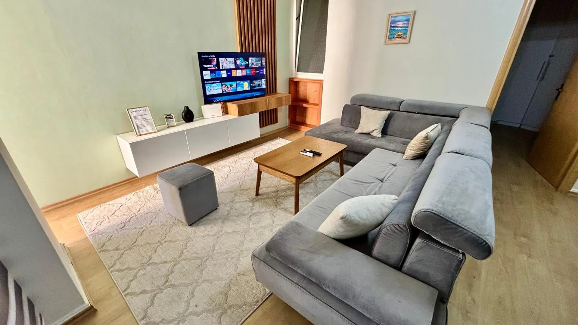 Edi'S Apartament تيرانا ألبانيا