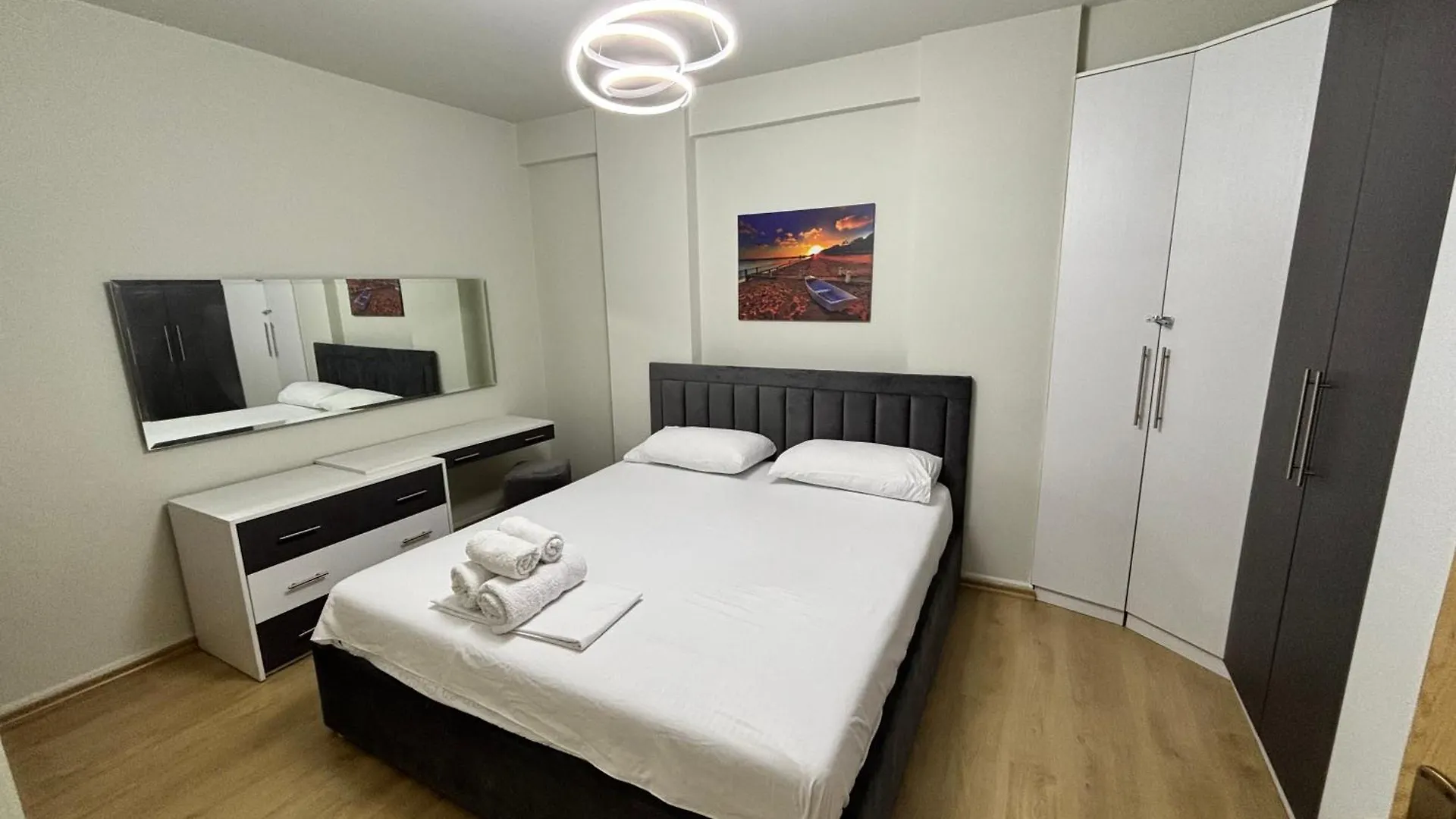 Edi'S Apartament تيرانا شقة