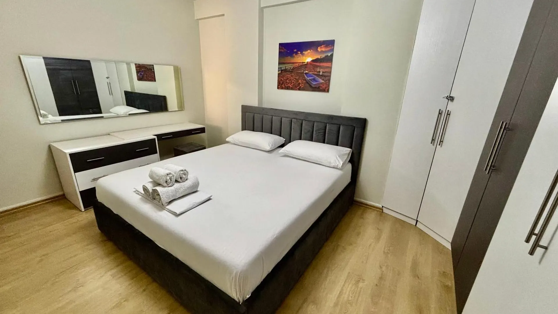 Edi'S Apartament Tirana