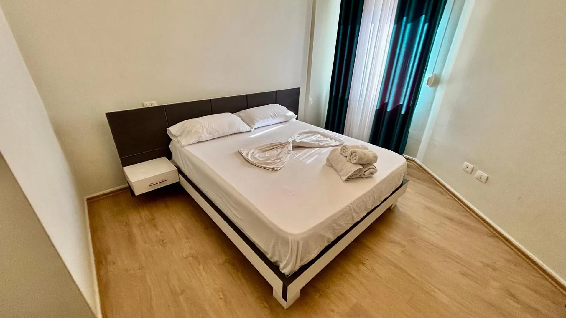 Lejlighed Edi'S Apartament Tirana
